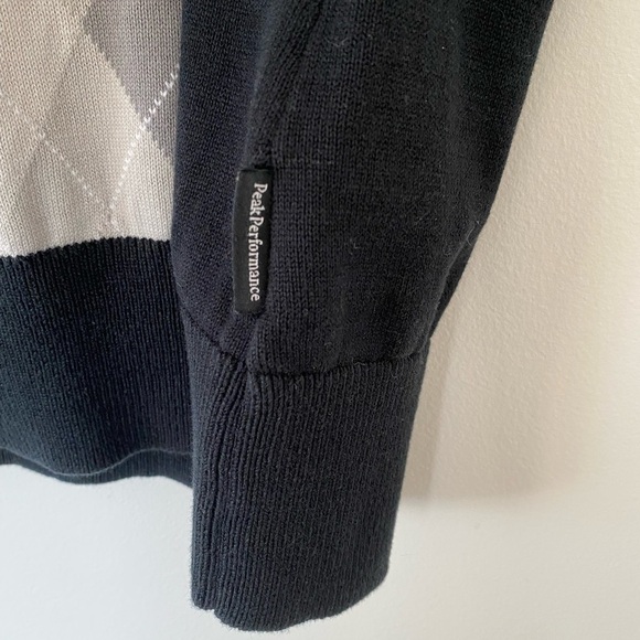 Peak Performance Argyle V-Neck Knit Top - Picture 6 of 12